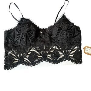 Elegant Black Lace Bralette with removable pads
